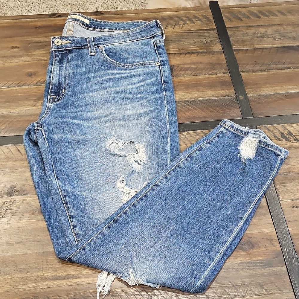 BIGSTAR Distressed Medium Blue Straight-Leg Jeans